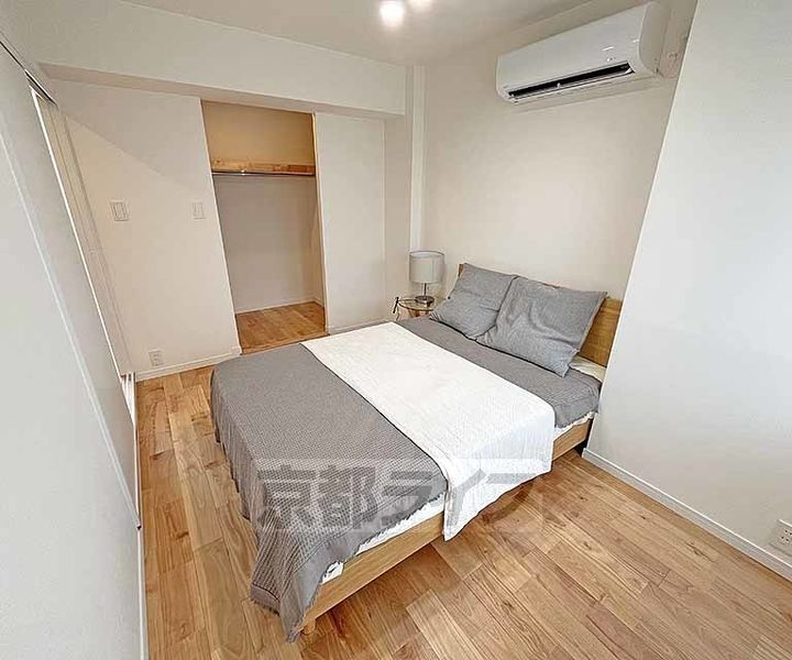 京都府京都市中京区姉大宮町東側の賃貸マンションの寝室