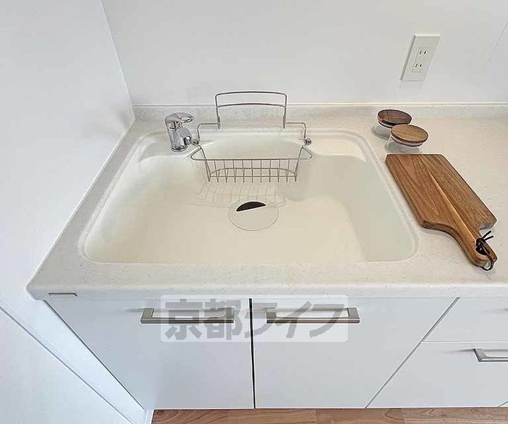 京都府京都市中京区姉大宮町東側の賃貸マンションのキッチン