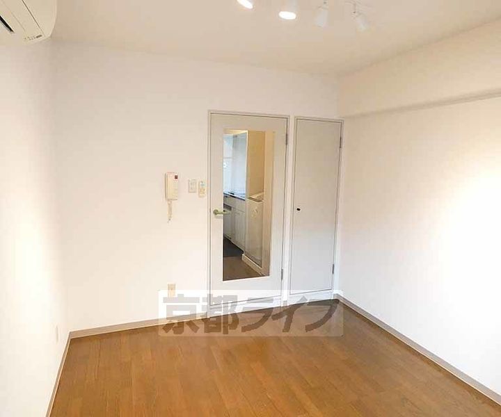 京都府京都市下京区安土町の賃貸マンションの居間