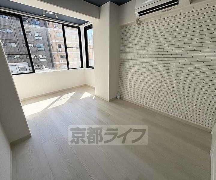 京都府京都市下京区安土町の賃貸マンションの居間