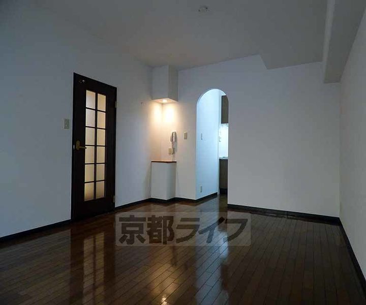 京都府京都市下京区松原通高倉東入ル杉屋町の賃貸マンションの居間