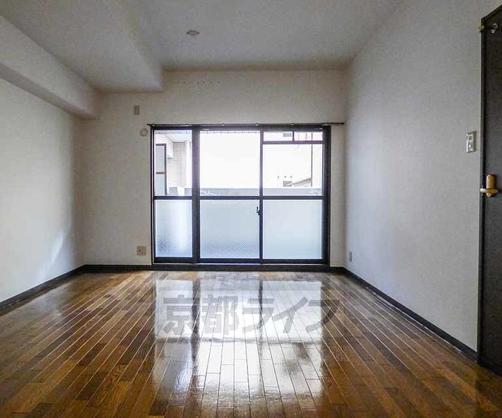 京都府京都市下京区松原通高倉東入ル杉屋町の賃貸マンションの居間