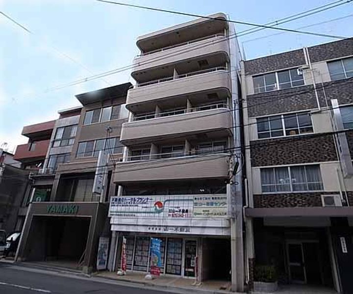 京都府京都市下京区高辻通麩屋町西入ル雁金町の賃貸マンションの外観