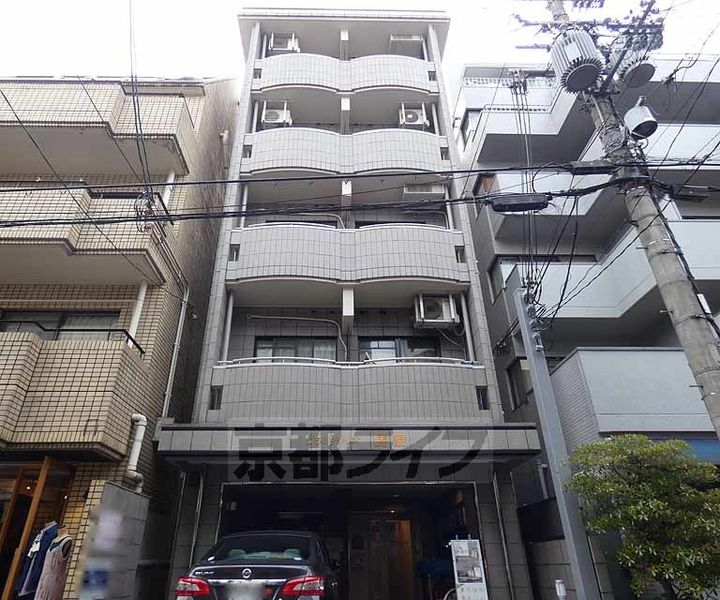 グランシャリオ勝屋の外観