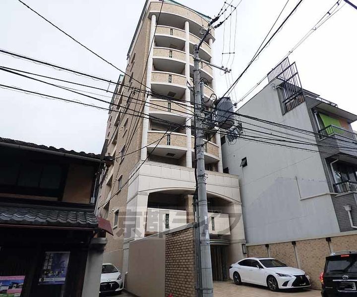 京都府京都市下京区仏光寺通西洞院東入菅大臣町の賃貸マンションの外観