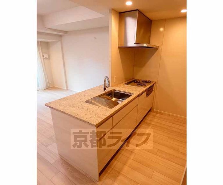 プレミスト京都四条堀川205のキッチン