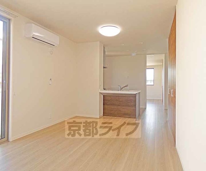 京都府京都市伏見区桃山町正宗の賃貸マンションの居間