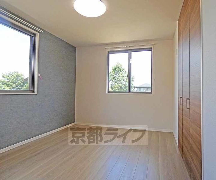 京都府京都市伏見区桃山町正宗の賃貸マンションの居間