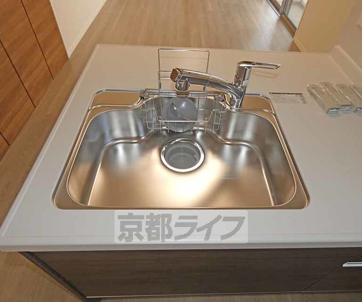 京都府京都市伏見区桃山町正宗の賃貸マンションのキッチン