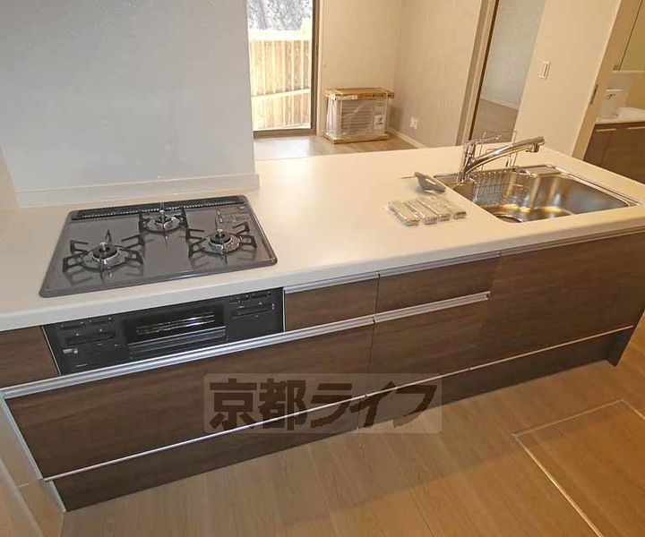 京都府京都市伏見区桃山町正宗の賃貸マンションのキッチン
