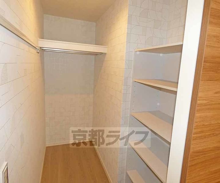 京都府京都市伏見区桃山町正宗の賃貸マンションの内装