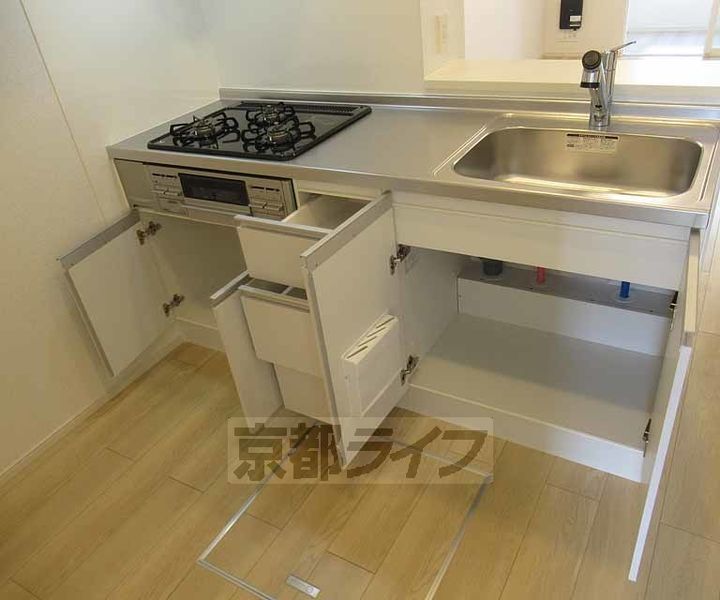 パインオークⅦ102のキッチン