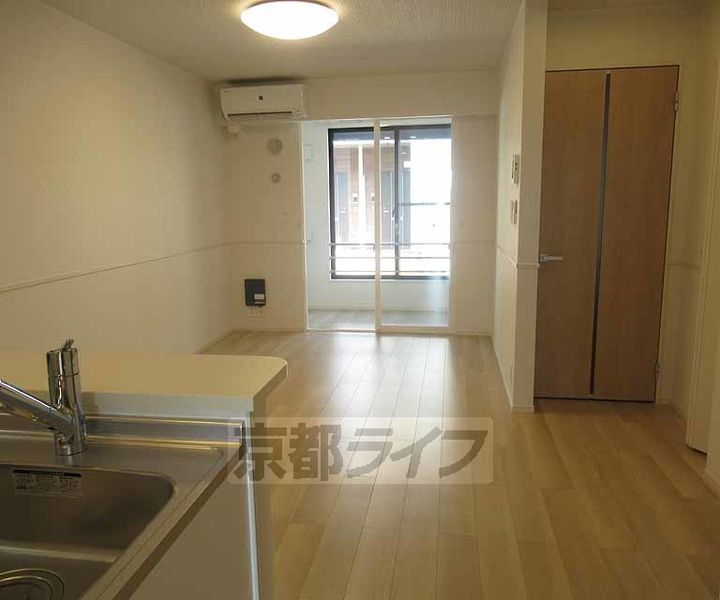 パインオークⅦ102の居間