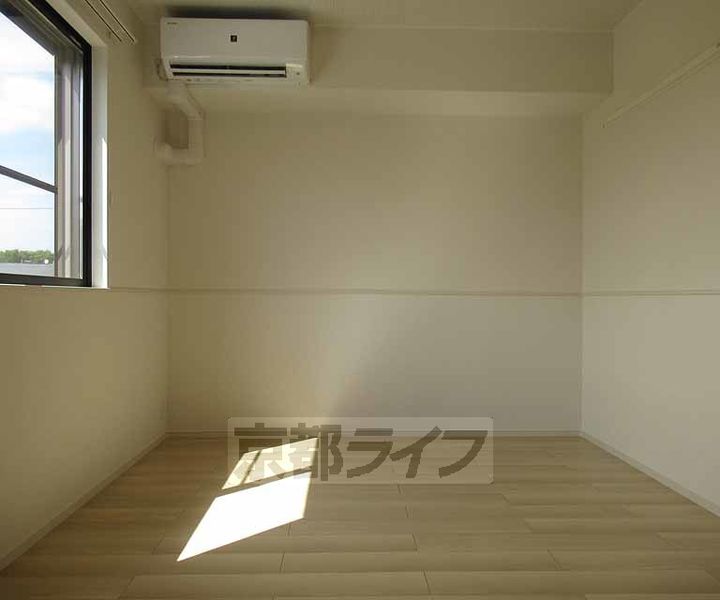 パインオークⅦ102の居間