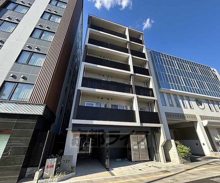 京都府京都市下京区中堂寺壬生川町の賃貸マンションの外観