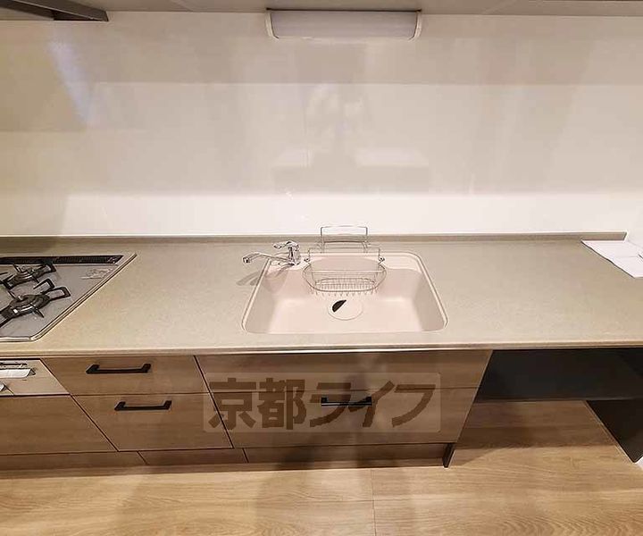 シャーメゾンSAITO302のキッチン