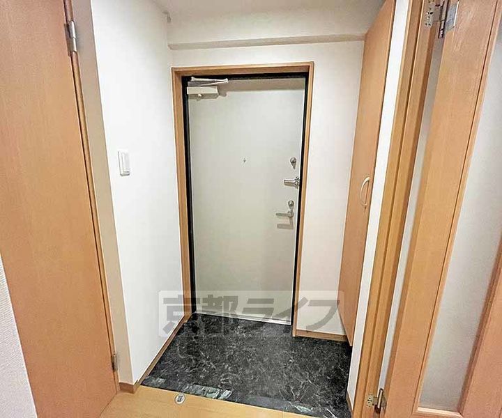 京都府京都市中京区蟷螂山町の賃貸マンションの玄関