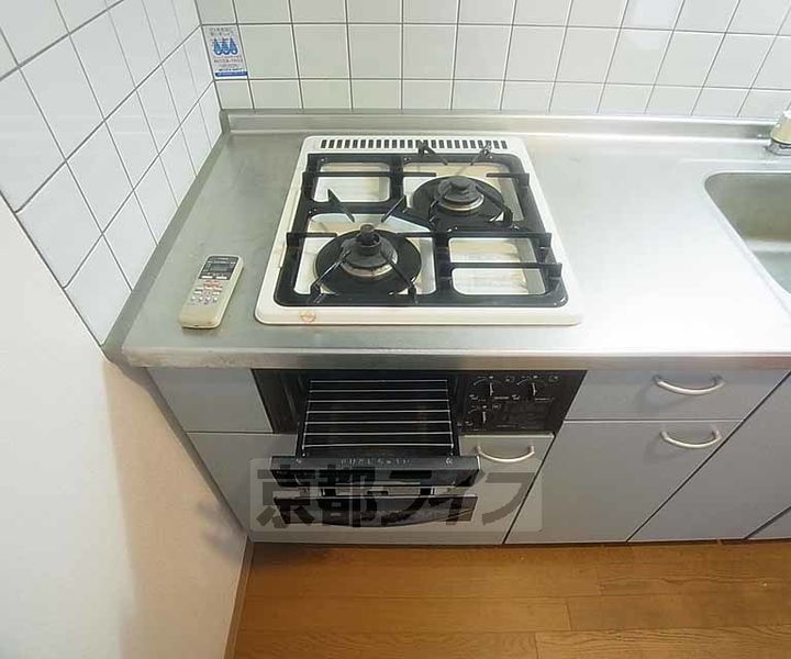 京都府京都市中京区滕屋町の賃貸マンションのキッチン
