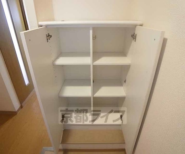 京都府京都市中京区滕屋町の賃貸マンションの玄関