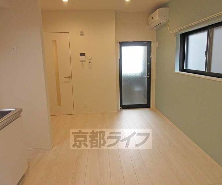 京都府京都市伏見区醍醐御霊ケ下町の賃貸アパートの居間