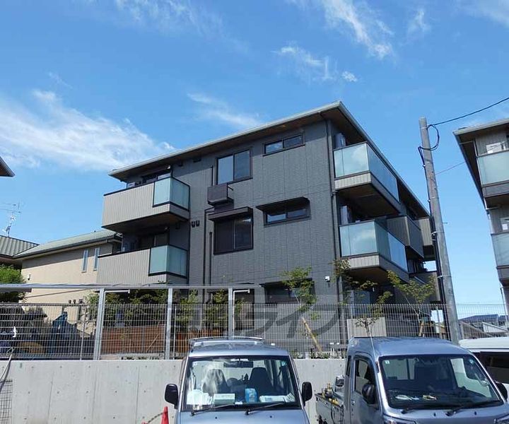 GRAMM六地蔵 B棟の外観