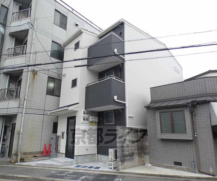 京都グランデ五番館の外観