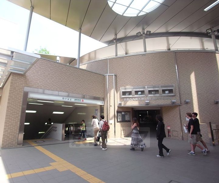 Claris西院A棟の周辺