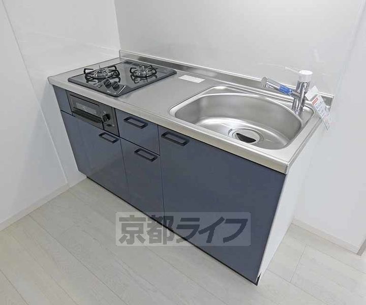 京都府京都市北区等持院南町の賃貸アパートのキッチン