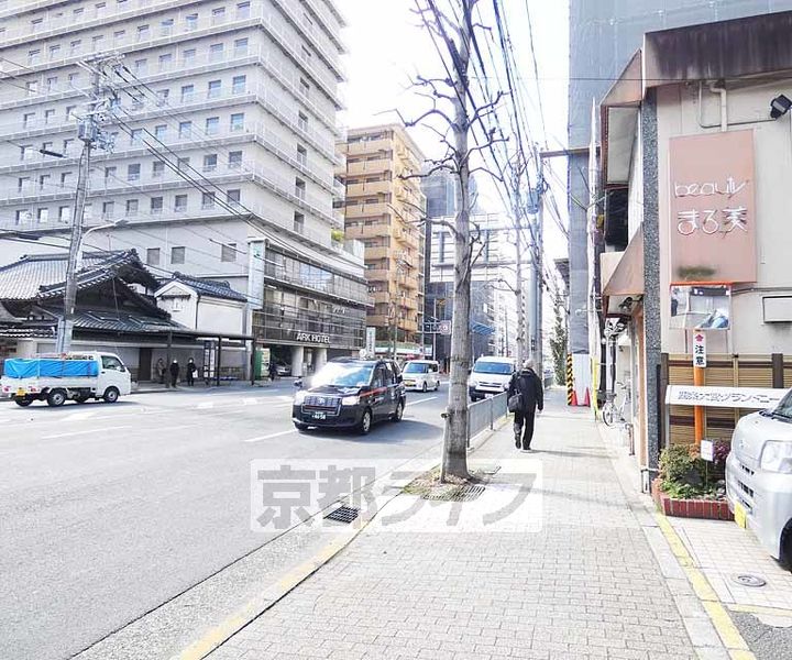 京都府京都市中京区錦大宮町の賃貸マンションの周辺
