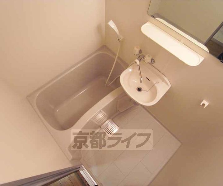 京都府京都市右京区嵯峨天龍寺瀬戸川町の賃貸マンションの風呂