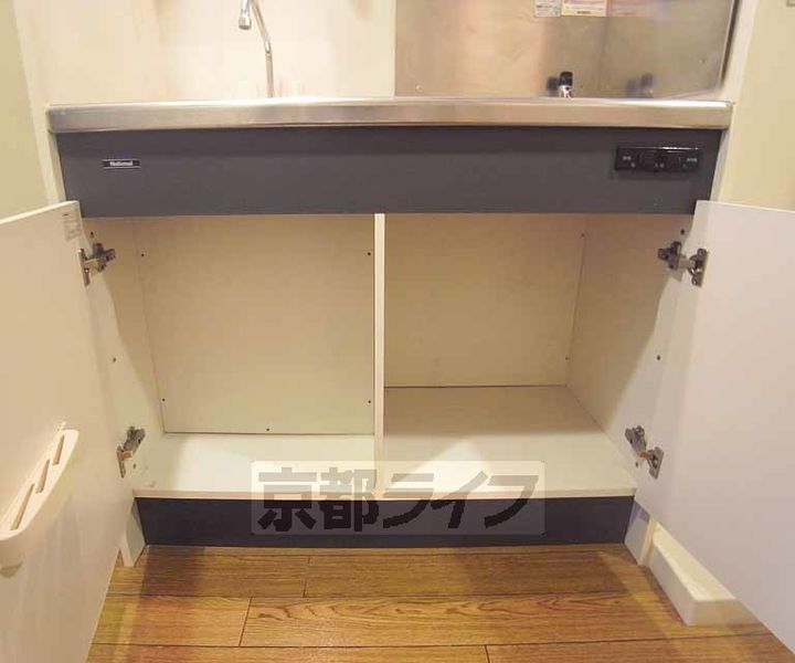 京都府京都市右京区嵯峨天龍寺瀬戸川町の賃貸マンションのキッチン