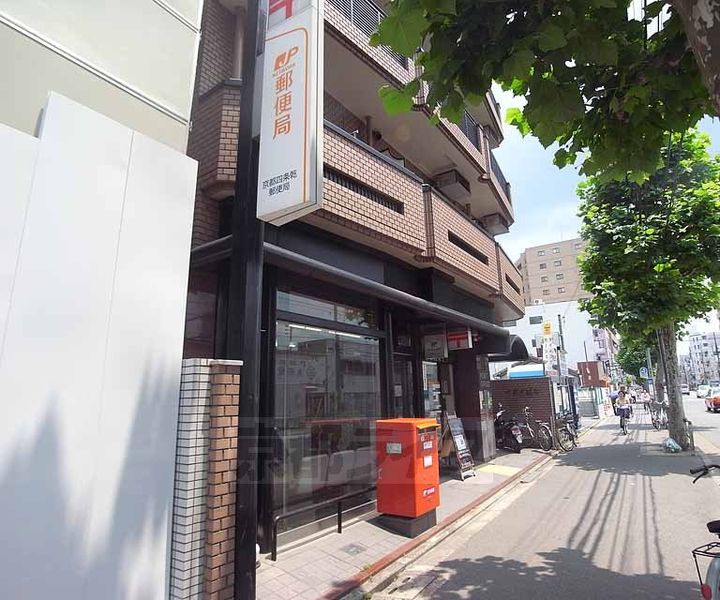 Claris西院A棟の周辺