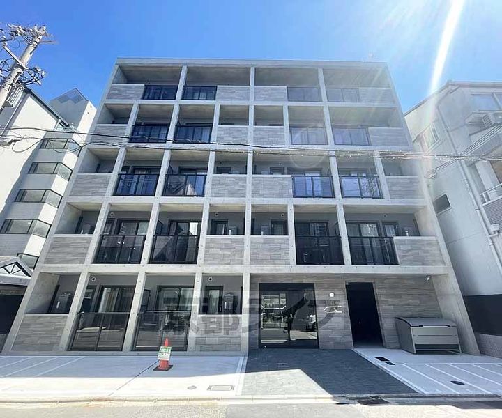 京都府京都市右京区西院太田町の賃貸マンションの外観