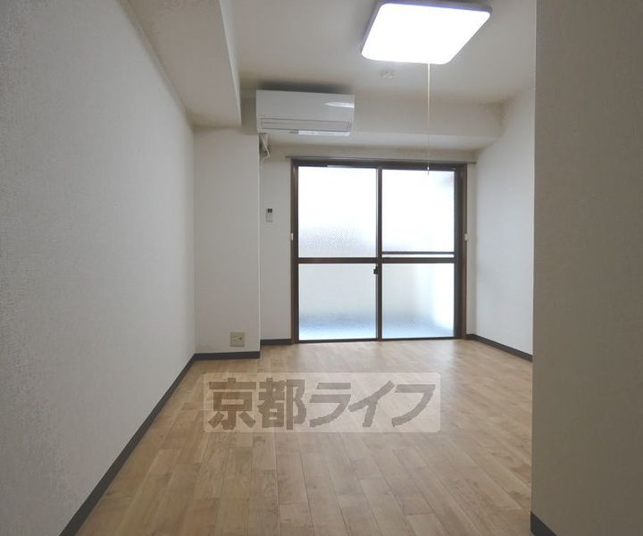 シャローム207の居間