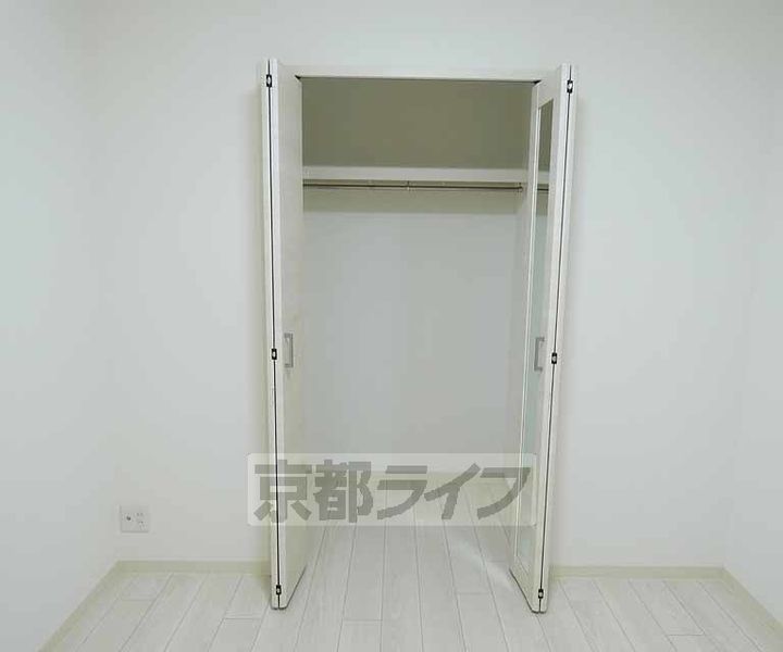 京都府京都市伏見区桃山町泰長老の賃貸アパートの内装
