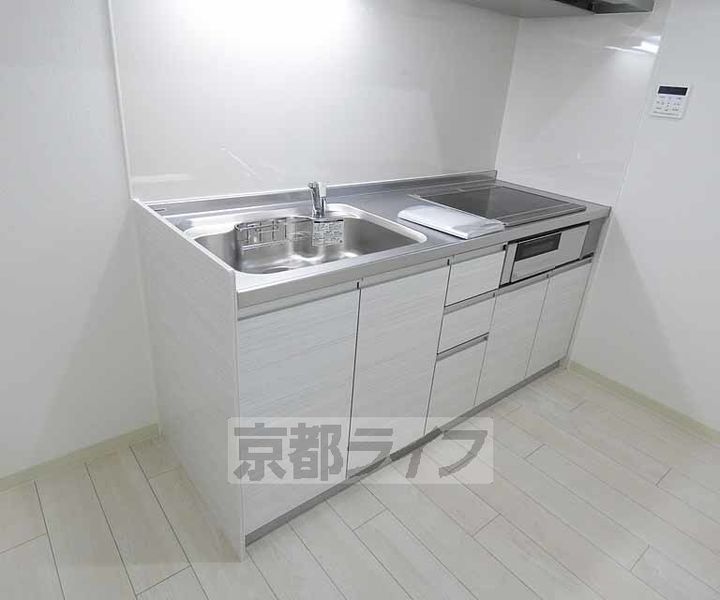 京都府京都市伏見区桃山町泰長老の賃貸アパートのキッチン