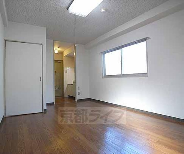 リバーサイド西村202の居間