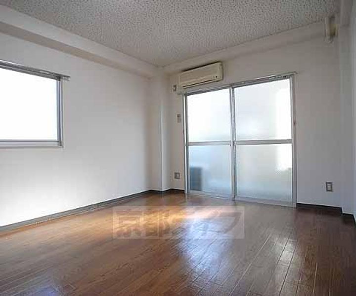 リバーサイド西村202の居間