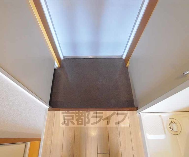 ラポール北白川505の玄関