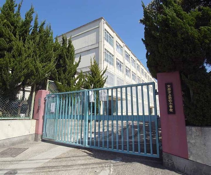 京都府京都市山科区椥辻番所ケ口町の賃貸アパートの周辺