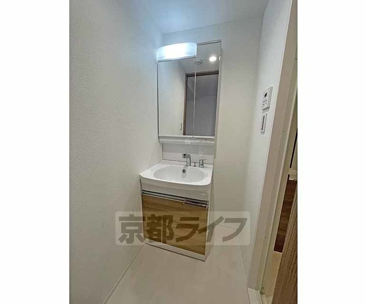 京都府京都市南区八条源町の賃貸マンションの内装