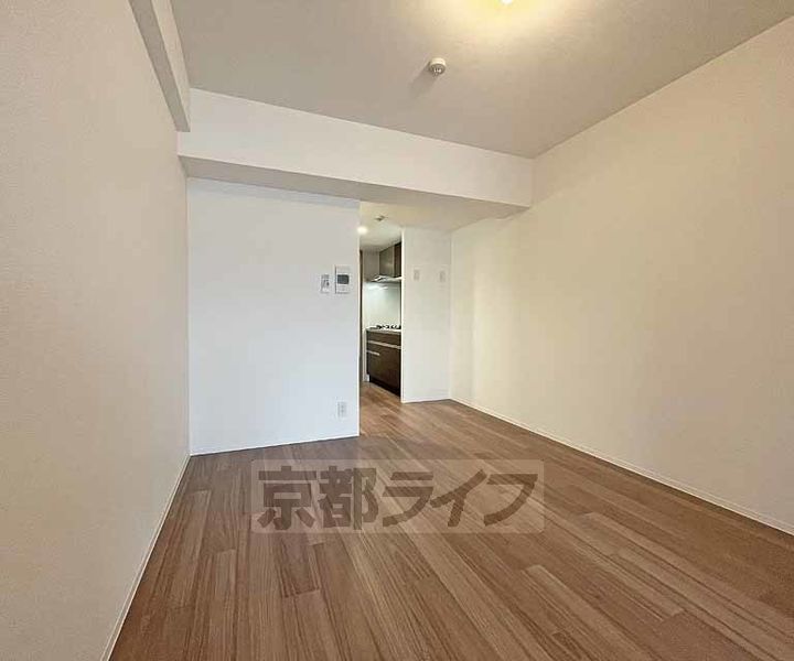 京都府京都市南区八条源町の賃貸マンションの居間