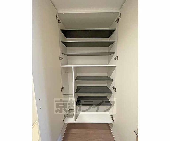 京都府京都市南区八条源町の賃貸マンションの内装
