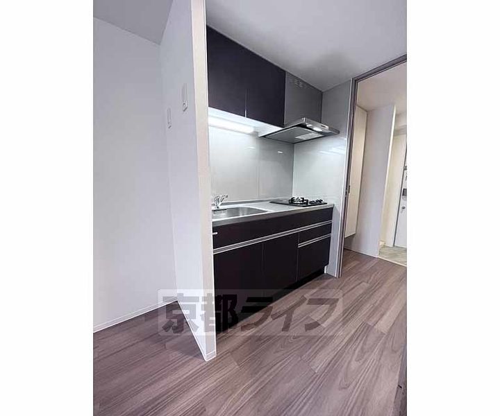 京都府京都市南区八条源町の賃貸マンションのキッチン