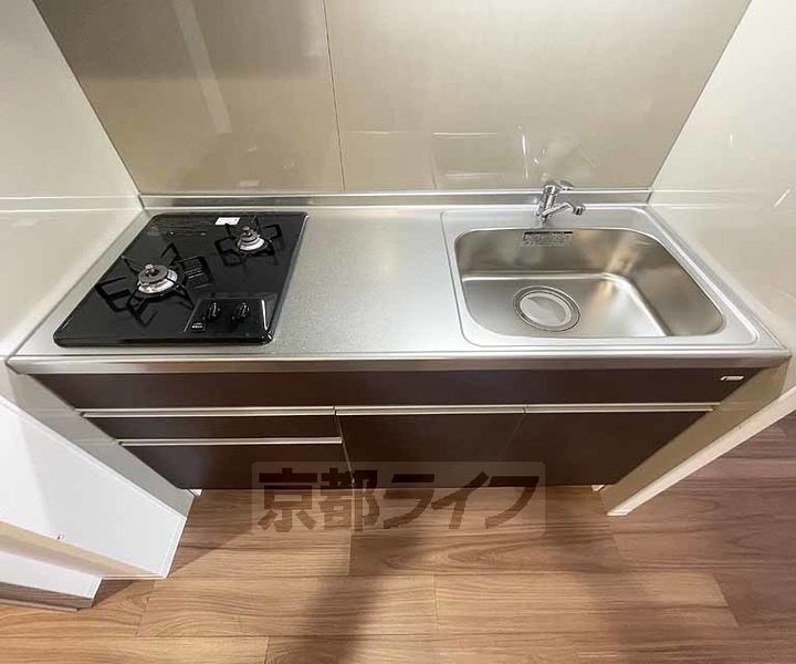 京都府京都市南区八条源町の賃貸マンションのキッチン