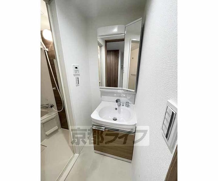 京都府京都市南区八条源町の賃貸マンションの内装