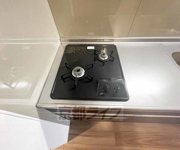 京都府京都市南区八条源町の賃貸マンションのキッチン