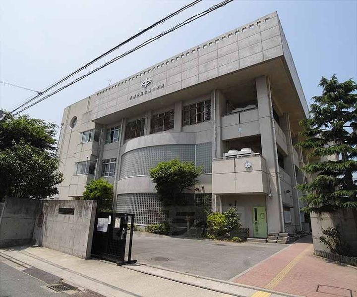 京都府京都市下京区梅小路西中町の賃貸マンションの周辺