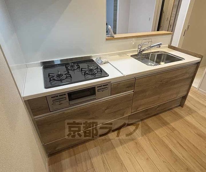 京都府宇治市五ケ庄一番割の賃貸マンションのキッチン