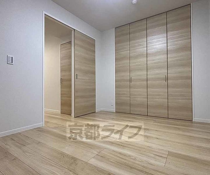 京都府宇治市五ケ庄一番割の賃貸マンションの居間